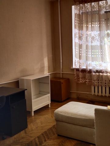 Білоруська вул., 17