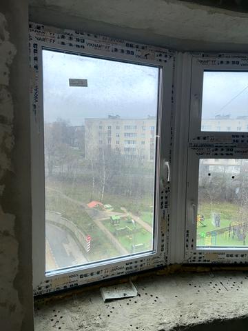 Довженка вул., 24