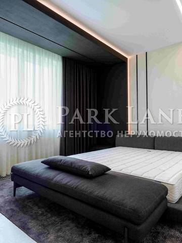 Ділова вул. (Димитрова), 4