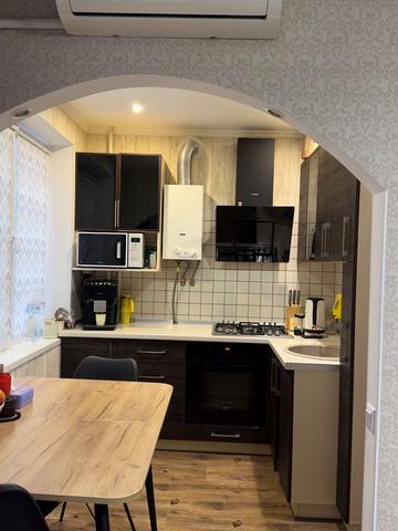 Юності просп., 37