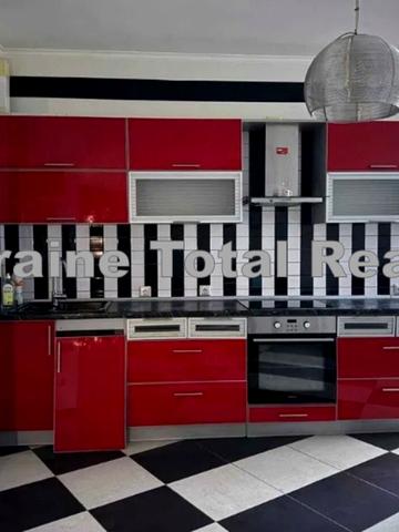 Срібнокільська вул., 1