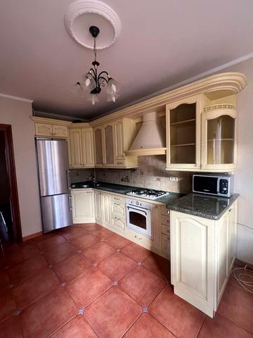 Миколи Лукаша вул., 3