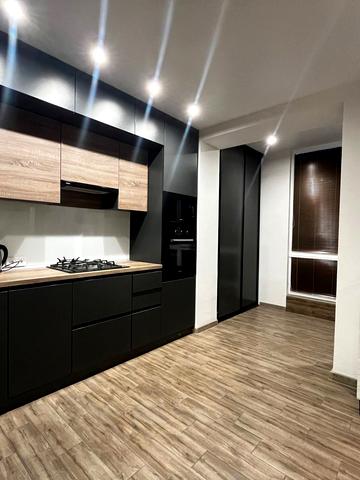 Сімейна вул., 6