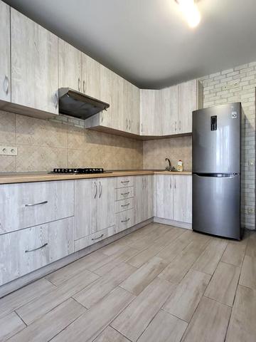 Героїв України вул., 4