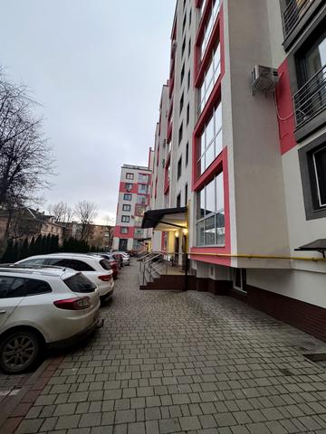 Михайла Яцкова вул. (), 13