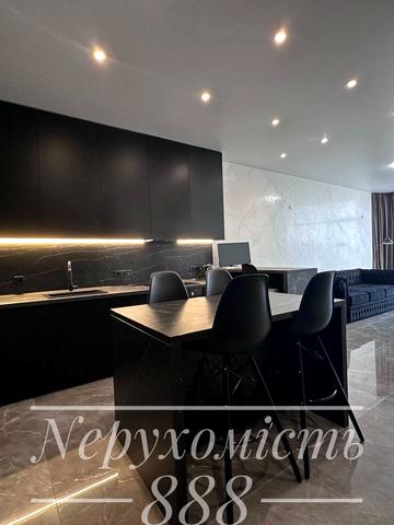 Олегівська вул., 1