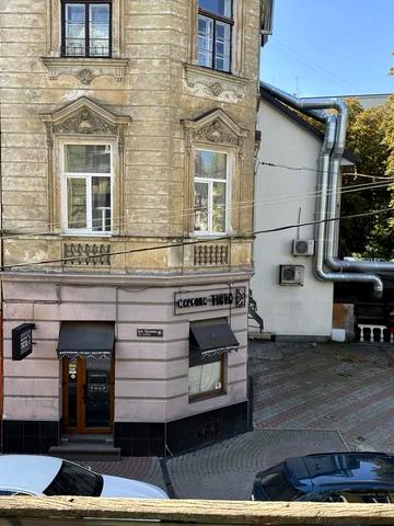 Пантелеймона Куліша вул., 9