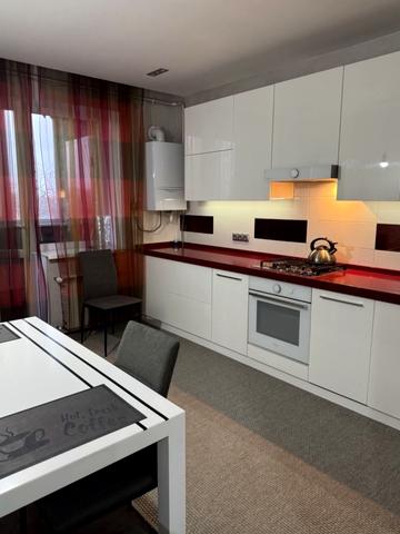 6-та Слобідська вул. (Комсомольська), 81/4