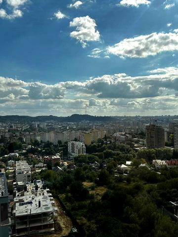 Василя Щурата вул., (Будинок 1)