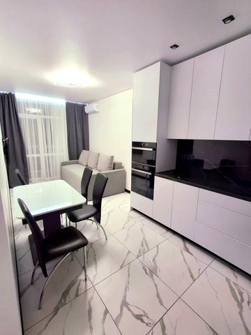 Жовківська вул. (Декабристів), 1