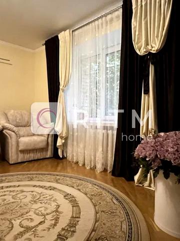 Гулака-Артемовського вул., 13а