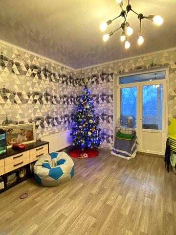 Героїв України просп. (Героїв Сталінграду), 73