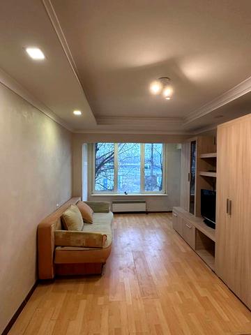 Левка Лукяненка вул. (Маршала Тимошенка), 1