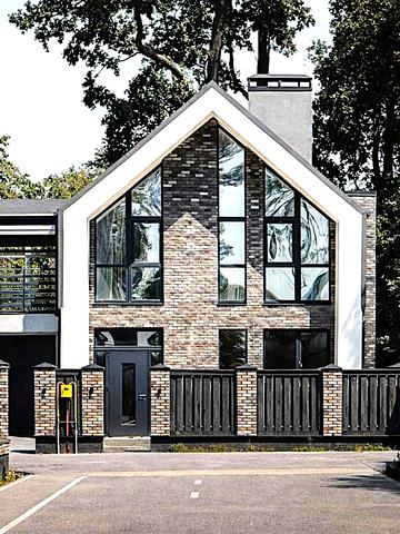 Євгена Коновальця вул.