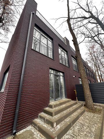 Києво-Мироцька вул., 123-П