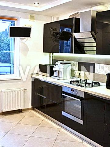 Метрологічна вул., 111