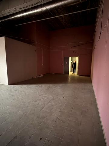 Незалежності вул. (Космонавта Попова), 12