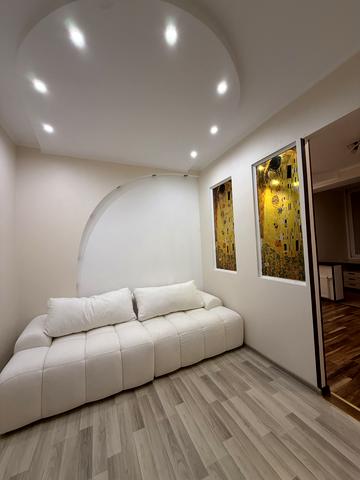 Василя Тютюнника вул. (Анрі Барбюса), 37/1