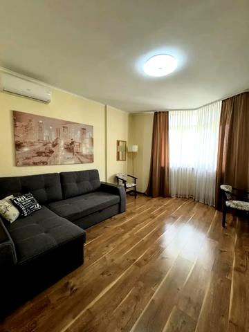 Воскресенська вул., 12-А