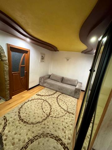 Симона Петлюри вул. (), 29