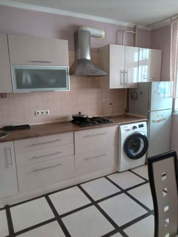 Зоопаркова вул., 3