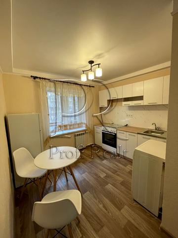 Світлицького вул., 30/20