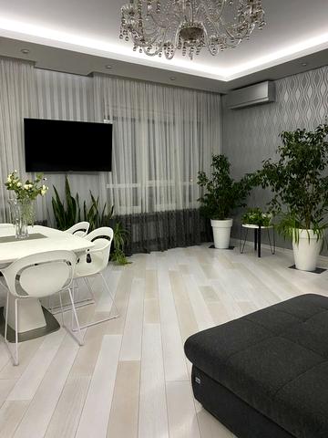 Джона Маккейна вул. (Івана Кудрі), 7