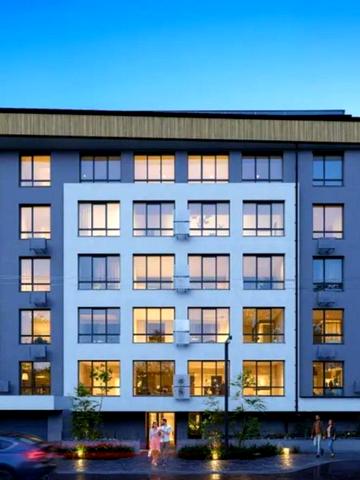 Рівна вул., 19