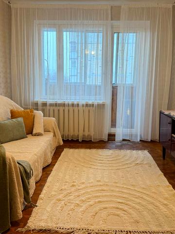 Академіка Корольова вул., 50