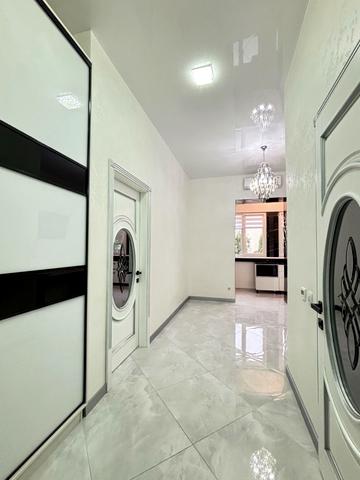 24 Серпня вул., 10