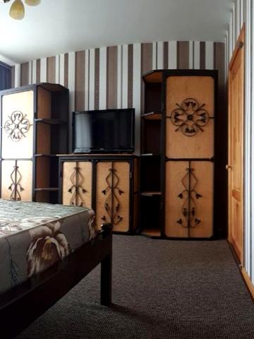 Миколи Бажана просп., 1-А