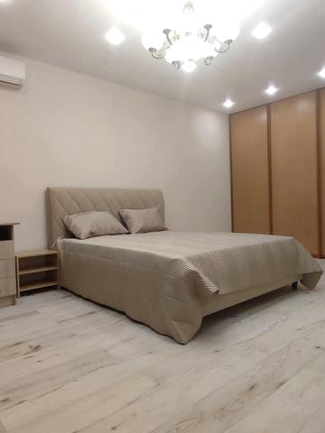 Академіка Степана Рудницького вул., 21