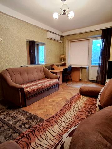 Володимиро-Либідська вул., 16