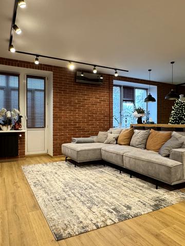 Дмитра Донцова вул., 7