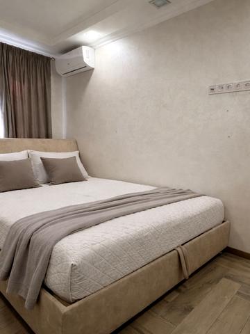 Дмитра Яворницького просп. (Карла Маркса), 8