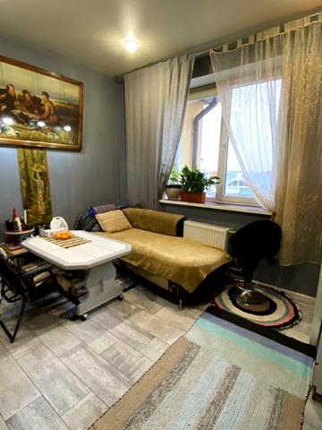 Зоряна вул., 27