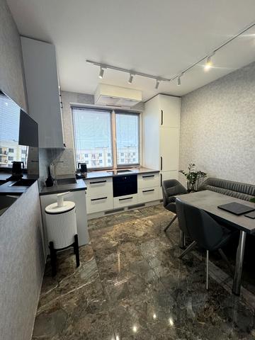 Перлинна вул., 6