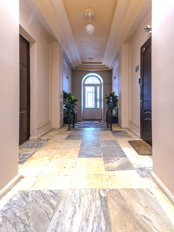 Пилипа Орлика вул., 6