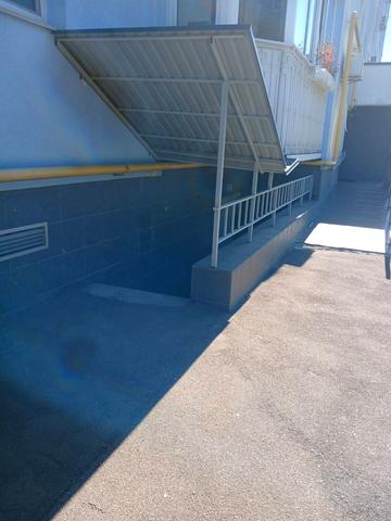 Черкаська вул., 16