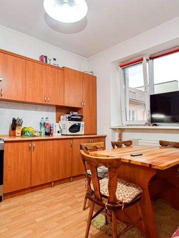 Леся Курбаса вул., 7