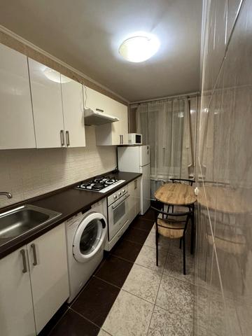 Мостицька вул., 6