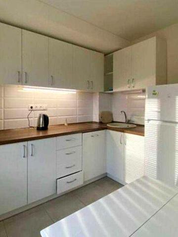 Шовковична вул., 48