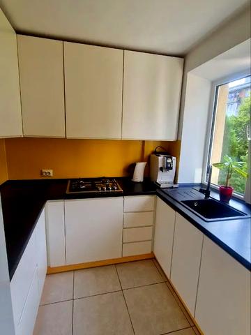 Івана Пулюя вул., 4