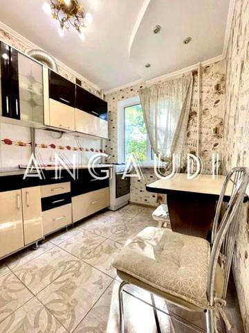 Вінграновського вул., 31