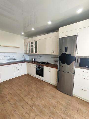 Лесі Українки бульв., 6