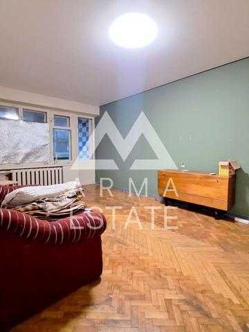 Ґарета Джонса вул. (Сімї Хохлових), 1