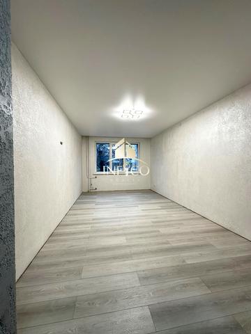 Прикордонника Лазаренка вул., 26