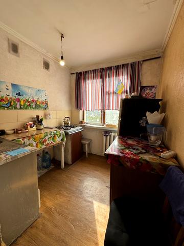 Радісна вул., 15