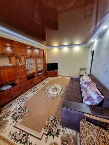 Добровольців пров., 6