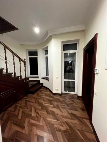 Республіканська вул., 16